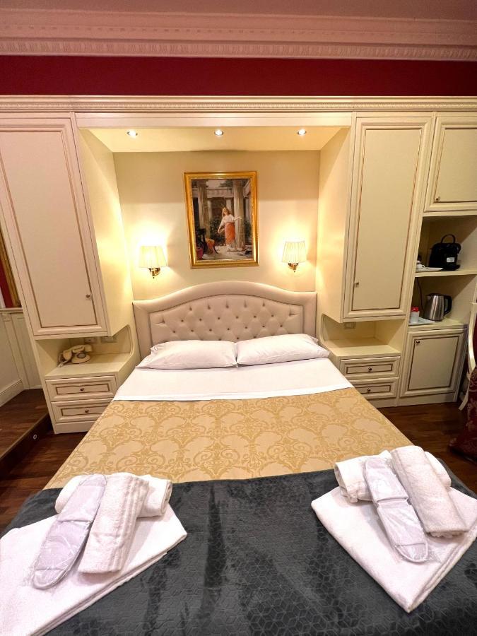Dimora Frattina Hotel Рим Екстериор снимка
